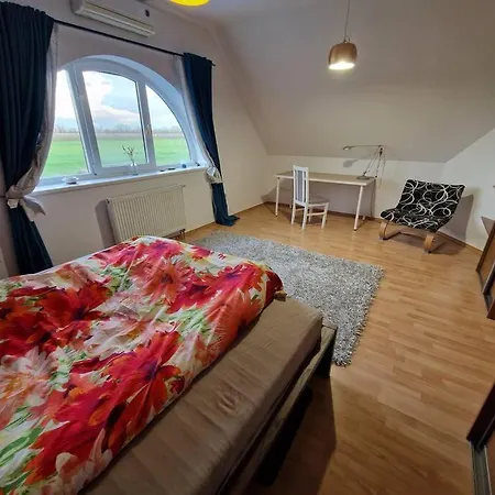 Nyaraló Dom S 3-spalnami, Bazen. Szenc